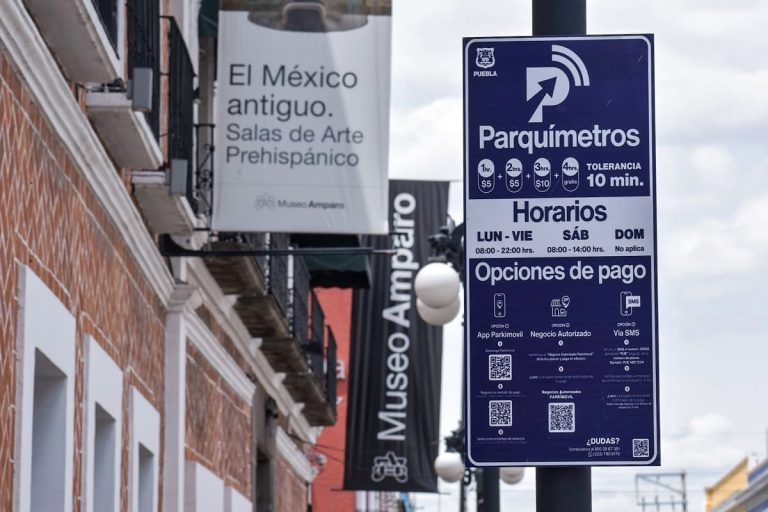 🚗 Parquímetros en Puebla: ¡Sin Cobro, pero con Registro! ¿Qué Decidirá el Nuevo Gobierno? 📲