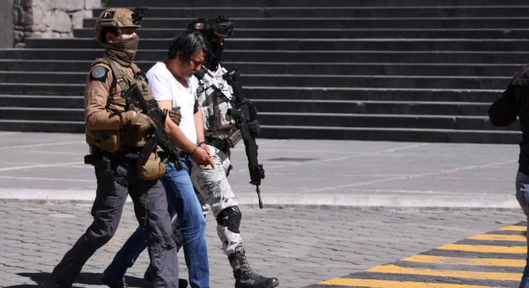 Siete Funcionarios del Edomex Detenidos en el Operativo Enjambre: Uno Más Muere Durante la Aprehensión