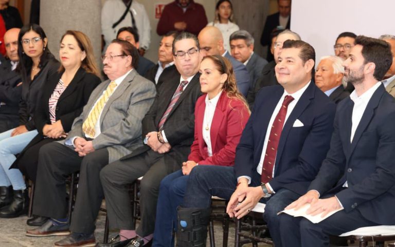 🗳️ Alejandro Armenta respalda la reelección de Olga Lucía como presidenta de Morena en Puebla 🌟