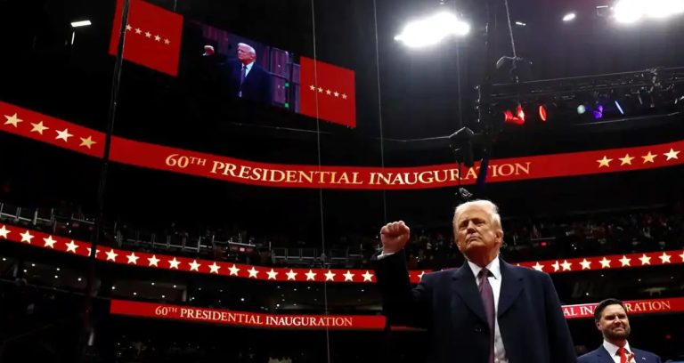 Trump advierte sobre aranceles del 25% a México y Canadá desde febrero