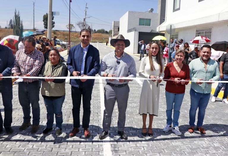 Omar Muñoz Entrega su Primera Obra Concluida Durante su Gestión