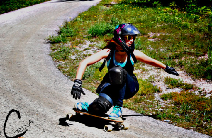 Deportistas extremos, víctimas de abuso por la autoridad por prácticar «DownhillSkate»