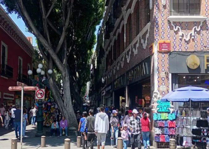 Persiste la venta de productos pirata en el Centro Histórico de Puebla pese a operativos