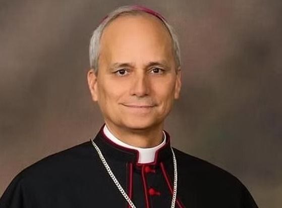 Cardenal Robert Francis Prevost (León XIV): Una Visión Biográfica