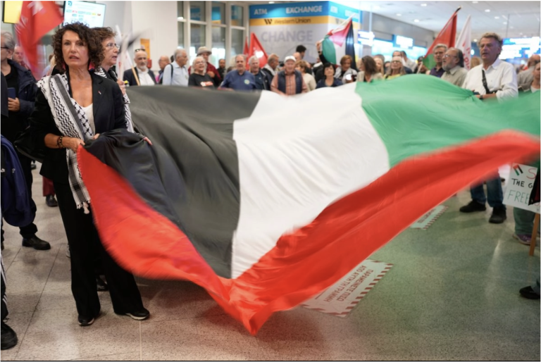 Israel deporta a 171 activistas de flotilla hacia Gaza, entre ellos Greta Thunberg
