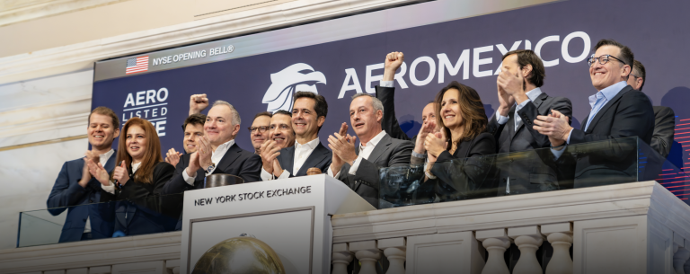 Aeroméxico regresa a los mercados y debuta en Wall Street con una OPI que supera expectativas