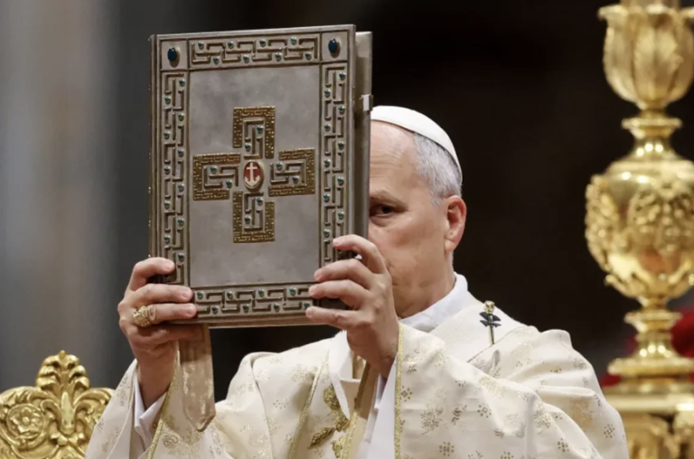 El papa León XIV centra su primera Navidad en un llamado a la paz y la compasión por Gaza, migrantes y Ucrania