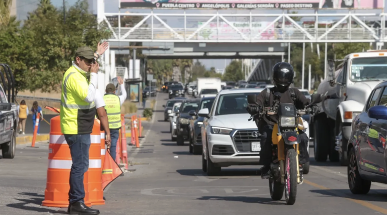 Autoridades frenan a conductores que rebasan los límites