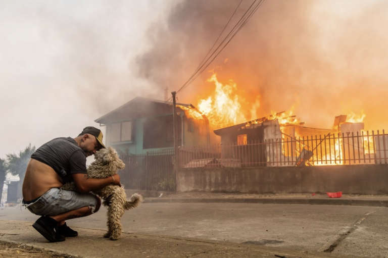 Incendios forestales fuera de control en el sur de Chile dejan al menos 18 muertos y miles de damnificados
