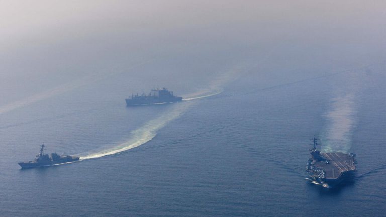 EE.UU. despliega cazas y buques en Medio Oriente en medio de tensión con Irán