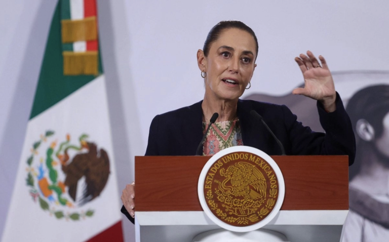 Sheinbaum defiende actualización de libros de texto tras salida de Marx Arriaga