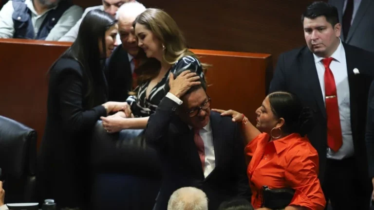 PT se impone a Morena y elimina revocación de mandato en 2027 del Plan B