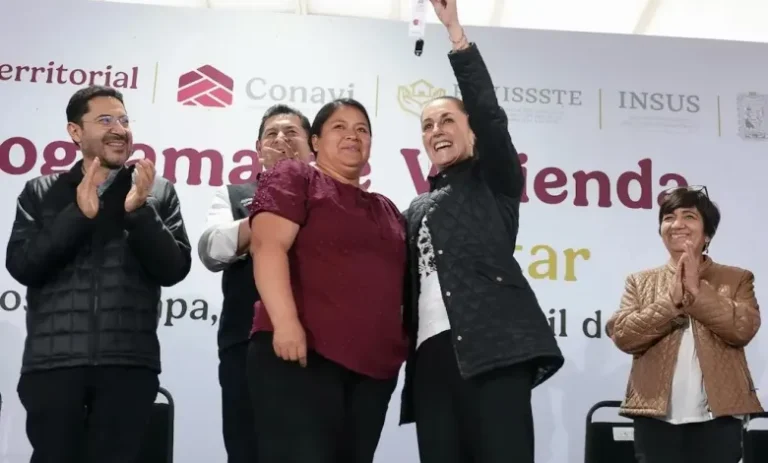 Entregan viviendas en Puebla con programa federal de bienestar