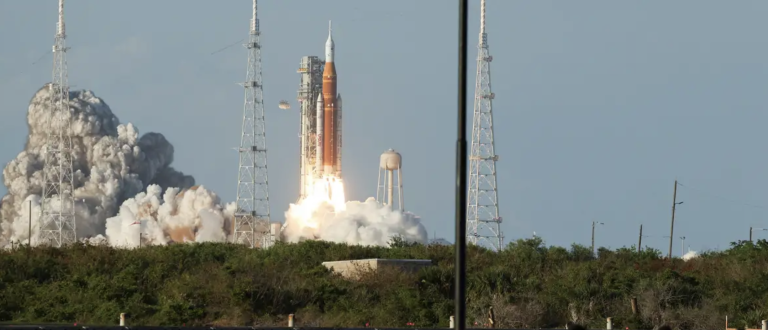Artemis II despega rumbo a la Luna y marca el regreso de misiones tripuladas tras más de 50 años